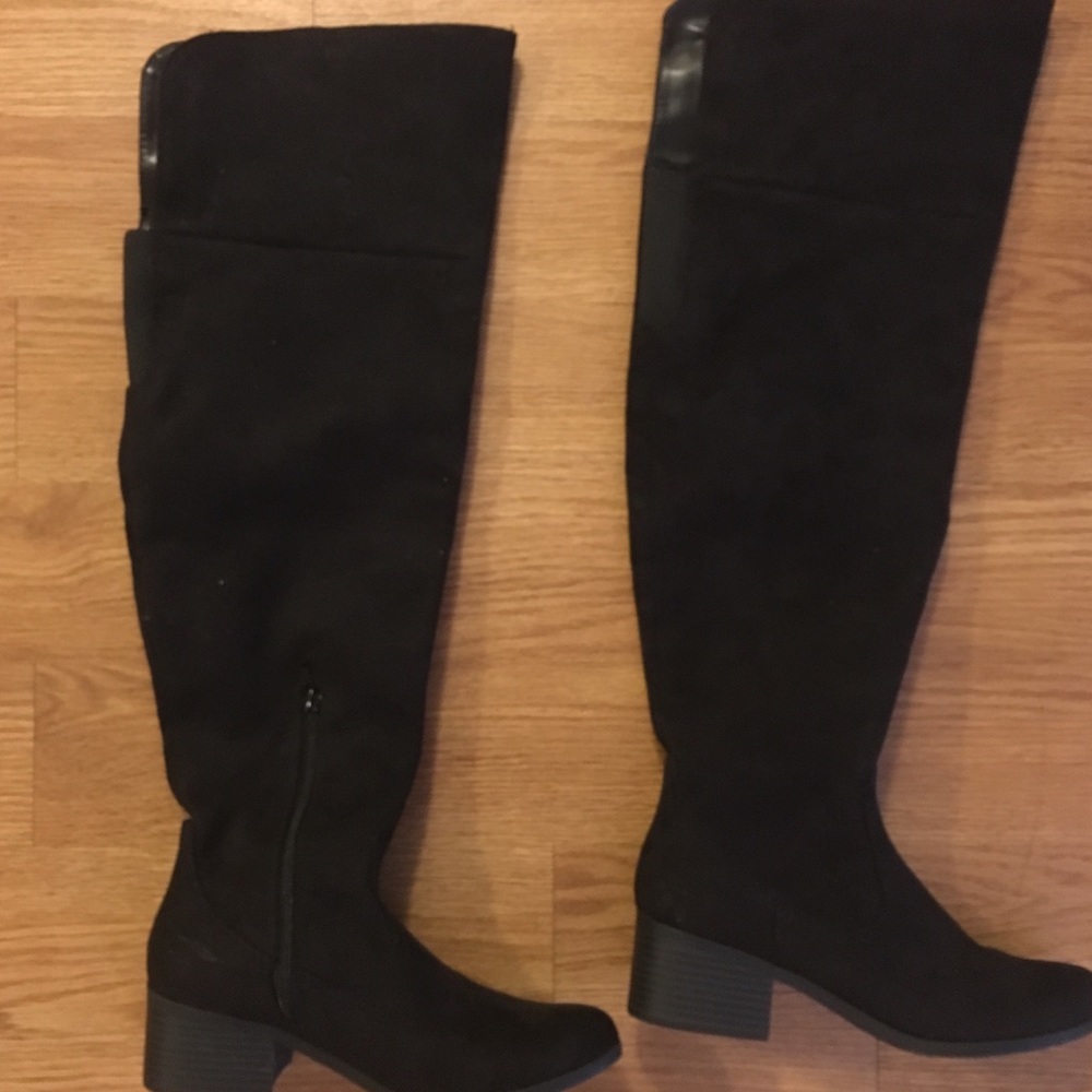 Suede new high boots, worn once, shirt heel